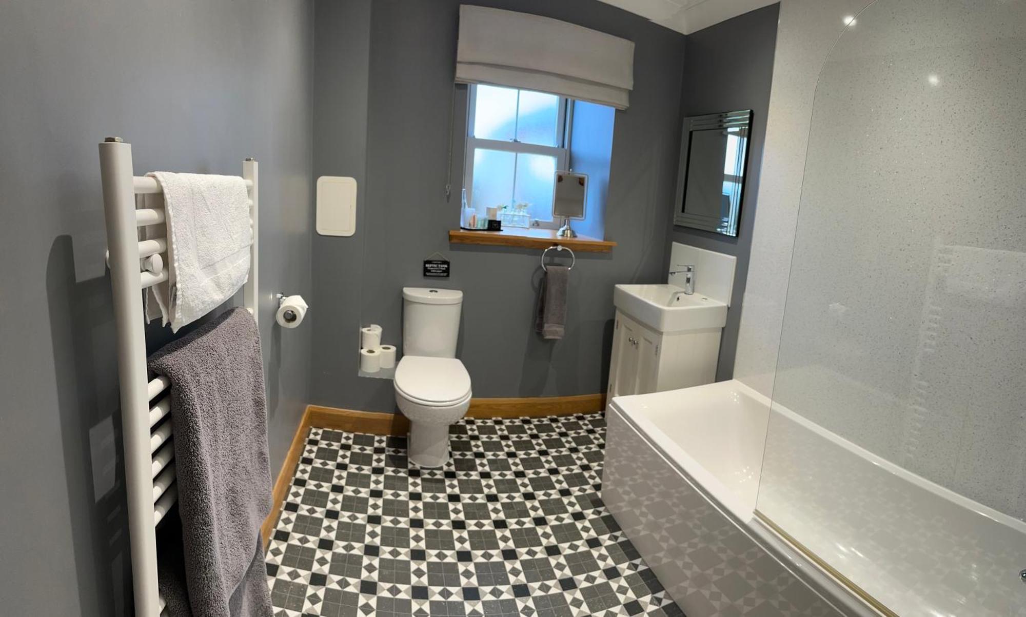 Holiday home With Hot Tub, Bbq Hut, Golf Net , Large Garden & Play Area Maybole